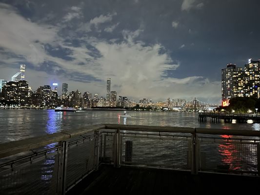 Gantry Plaza State Park by null
