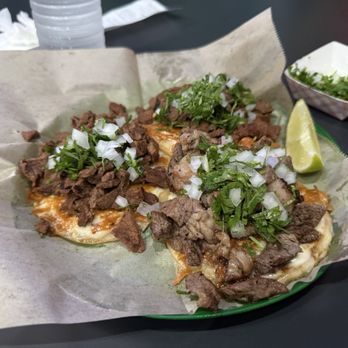 Tacos Los Cholos - 2x Carne asada tacos 1x ribeye taco - Mexican Near Me - Huntington Park, California