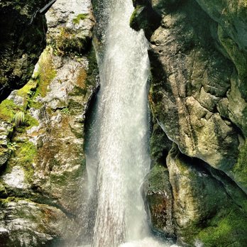 Hamilton Mountain Trail - It was incredible to peek inside the Pool of the Winds. So cool! (literally & figuratively) - Hiking Near Me