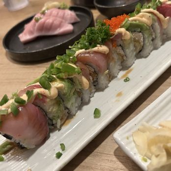 Tanoshi Japanese Bistro - Hot roll - Sushi Bars Near Me - Walnut Creek, California