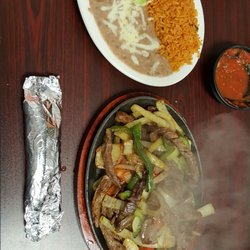 Los Girasoles - Sizzling fajitas lunch special on this day