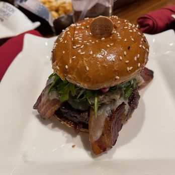 Gordon Ramsay Burger Las Vegas - 24 hour burger - Burgers Near Me - Las Vegas, Nevada