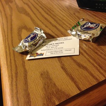 Ray's Den Motel - Peppermint patties upon check-in! - Hotels Near Me - Independence, California