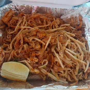 Manna Thai - chicken pad thai - Thai Near Me - North Highlands, California Manna Thai - chicken pad thai - Thai Near Me - North Highlands, California