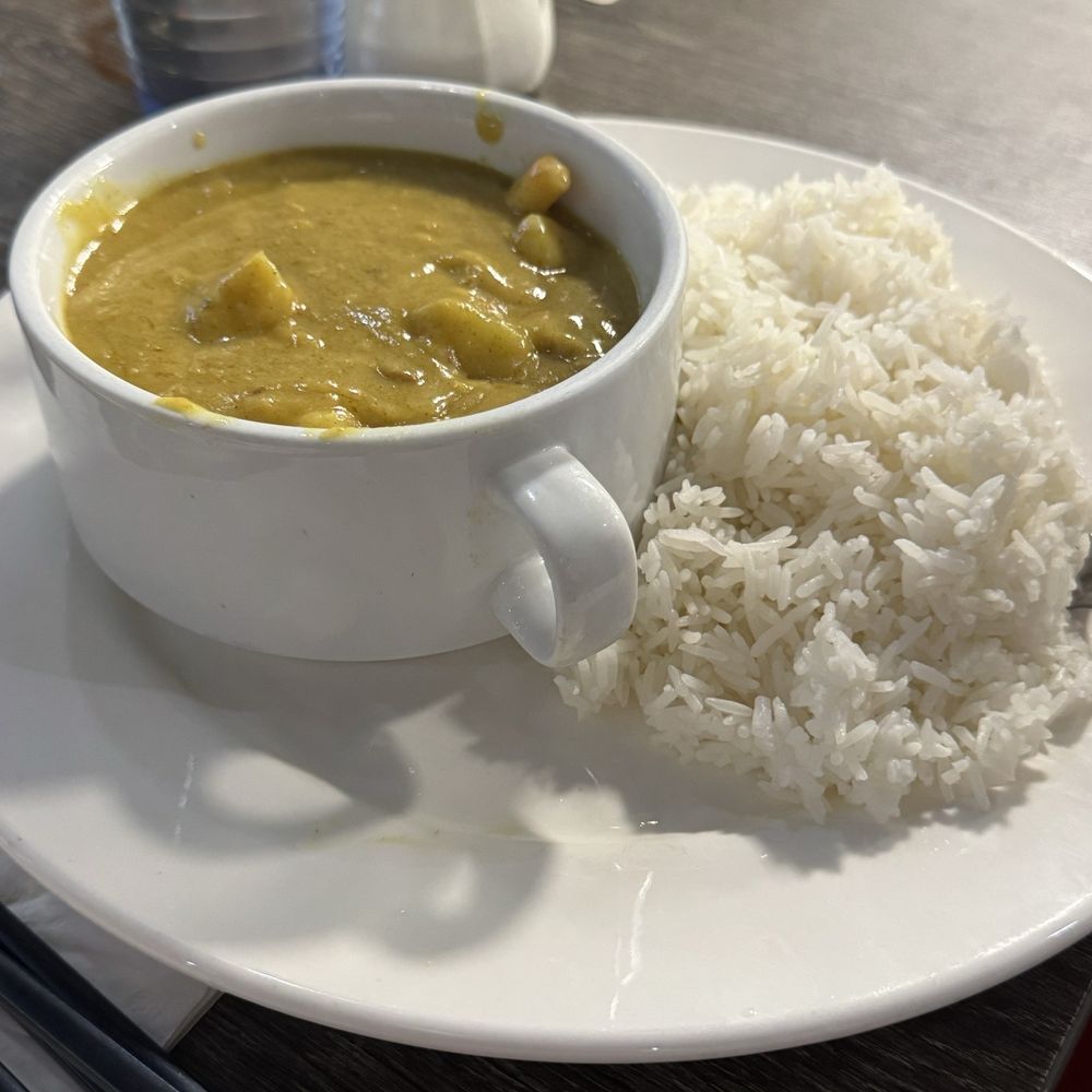A+ Hong Kong Kitchen - Curry Beef Brisket with rice - Cantonese Near Me - Seattle, Washington A+ Hong Kong Kitchen - Curry Beef Brisket with rice - Cantonese Near Me - Seattle, Washington