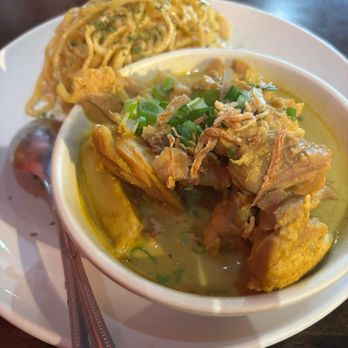 Perilla - 26. Curry Chicken Garlic Noodle - Vietnamese Near Me - San Francisco, California