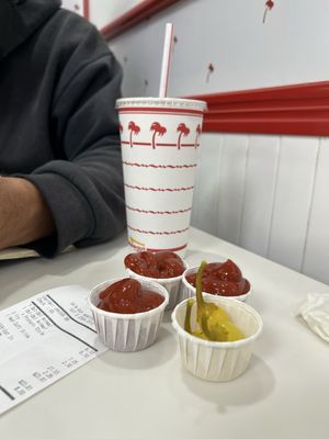 In-N-Out Burger by null