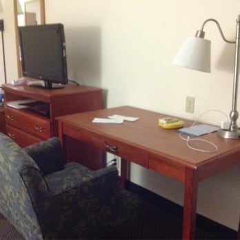 Hampton Inn Daytona/Ormond Beach - The VERY uncomfortable desk chair - Hotels Near Me - Ormond Beach, Florida