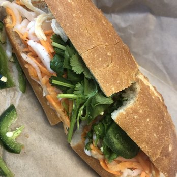 DragonEats - Butter Chicken Banh Mi - Vietnamese Near Me - San Francisco, California DragonEats - Butter Chicken Banh Mi - Vietnamese Near Me - San Francisco, California