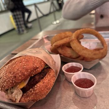 Gotts Roadside - California Burger - Burgers Near Me - Napa, California Gotts Roadside - California Burger - Burgers Near Me - Napa, California