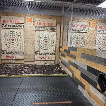 Grizzly Axes - Axe throwing area - Axe Throwing Near Me - Pensacola, Florida Grizzly Axes - Axe throwing area - Axe Throwing Near Me - Pensacola, Florida