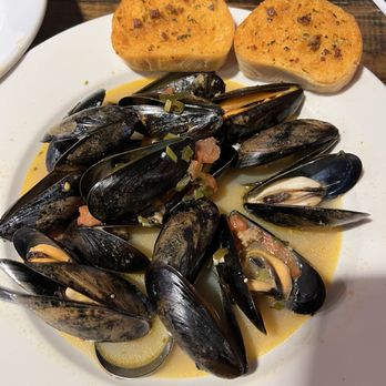 Park Street Grille - Mussels borrachos were excellent! - Seafood Near Me - Rockland, Maine Park Street Grille - Mussels borrachos were excellent! - Seafood Near Me - Rockland, Maine