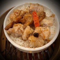 彩福皇宴 - Spare Ribs & Chicken Feet On Rice
