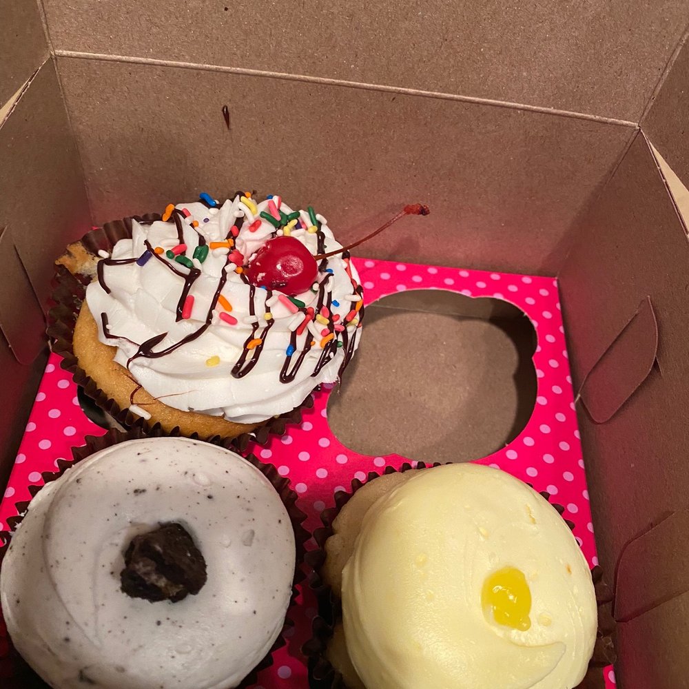 Smallcakes Utopia - three different flavors in a box - Cupcakes Near Me - Charlotte, North Carolina Smallcakes Utopia - three different flavors in a box - Cupcakes Near Me - Charlotte, North Carolina