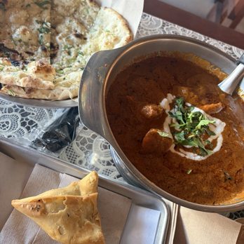 Cloud Naan - Garlic naan, butter chicken and samosa - Pakistani Near Me - Carson, California
