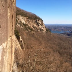 Rumbling Bald State Park - Rock Walls of rumbling bald