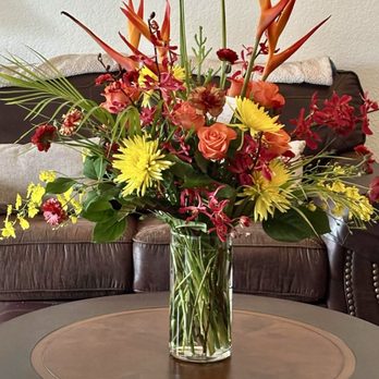 Capitol Florist - stunning individualized &personalized floral arrangement - Florists Near Me - Olympia, Washington