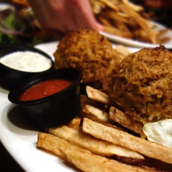The Ugly Oyster - Crab cakes in Reading, PA.. UGH! My bad. Why do I keep ordering them? No one in town can do them justice. I'll stick to the shore. - Irish Near Me - Reading, Pennsylvania