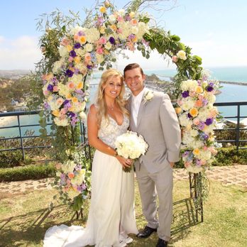 Lynne Lucente Floral Design - Our BEAUTIFUL arch of English Garden flowers of mixed colors - Floral Designers Near Me Lynne Lucente Floral Design - Our BEAUTIFUL arch of English Garden flowers of mixed colors - Floral Designers Near Me