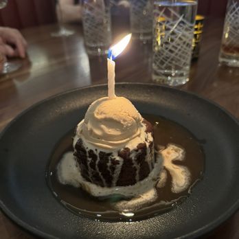 Gordon Ramsay Hell’s Kitchen - Sticky Toffee Pudding - Bars Near Me - Mashantucket, Connecticut