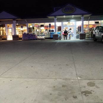 Mobil - It's the only thing open after 11 on a weeknight. - Gas Stations Near Me - Lowell Township, Michigan
