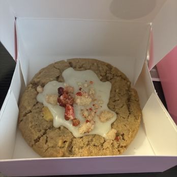 Crumbl - Cherry Creek - Bakeries Near Me - Denver, Colorado