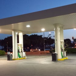 BP - The pumps, looking back to Kingsford Smith Drive.