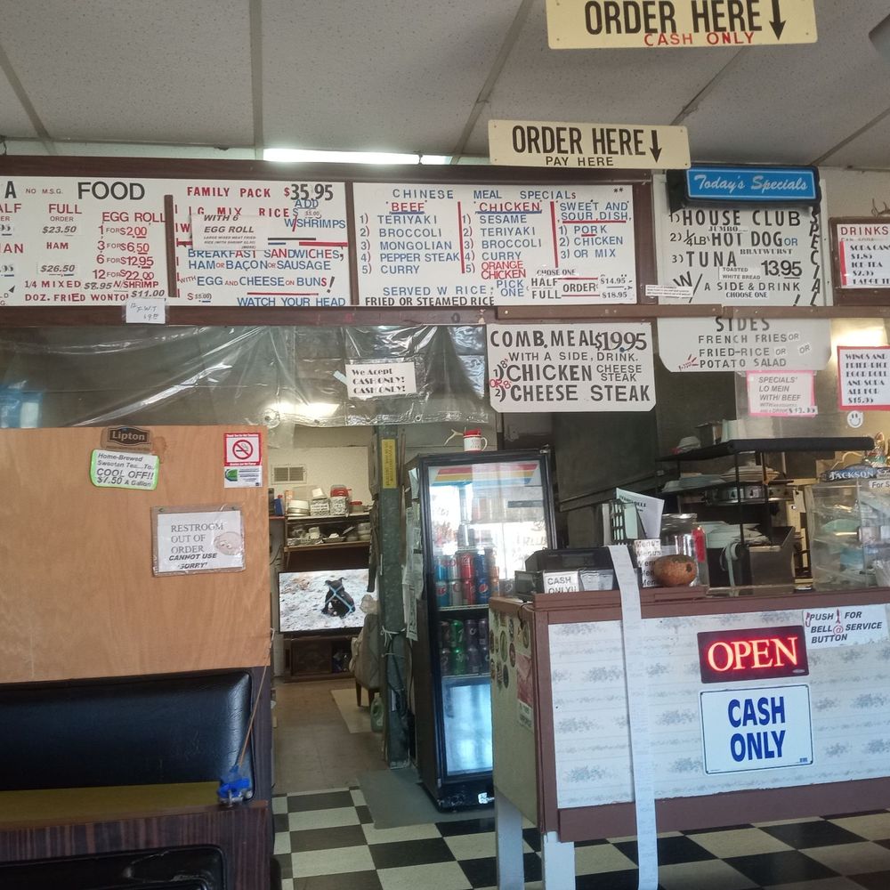 Jackson's Deli and Restaurant - Front counter - Delis Near Me - Sierra Vista, Arizona