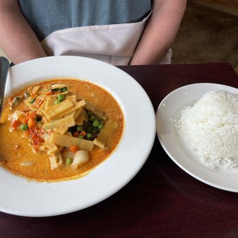 Thai Cottage Woodlands - Seafood curry with red sauce - Thai Near Me - Conroe, Texas Thai Cottage Woodlands - Seafood curry with red sauce - Thai Near Me - Conroe, Texas
