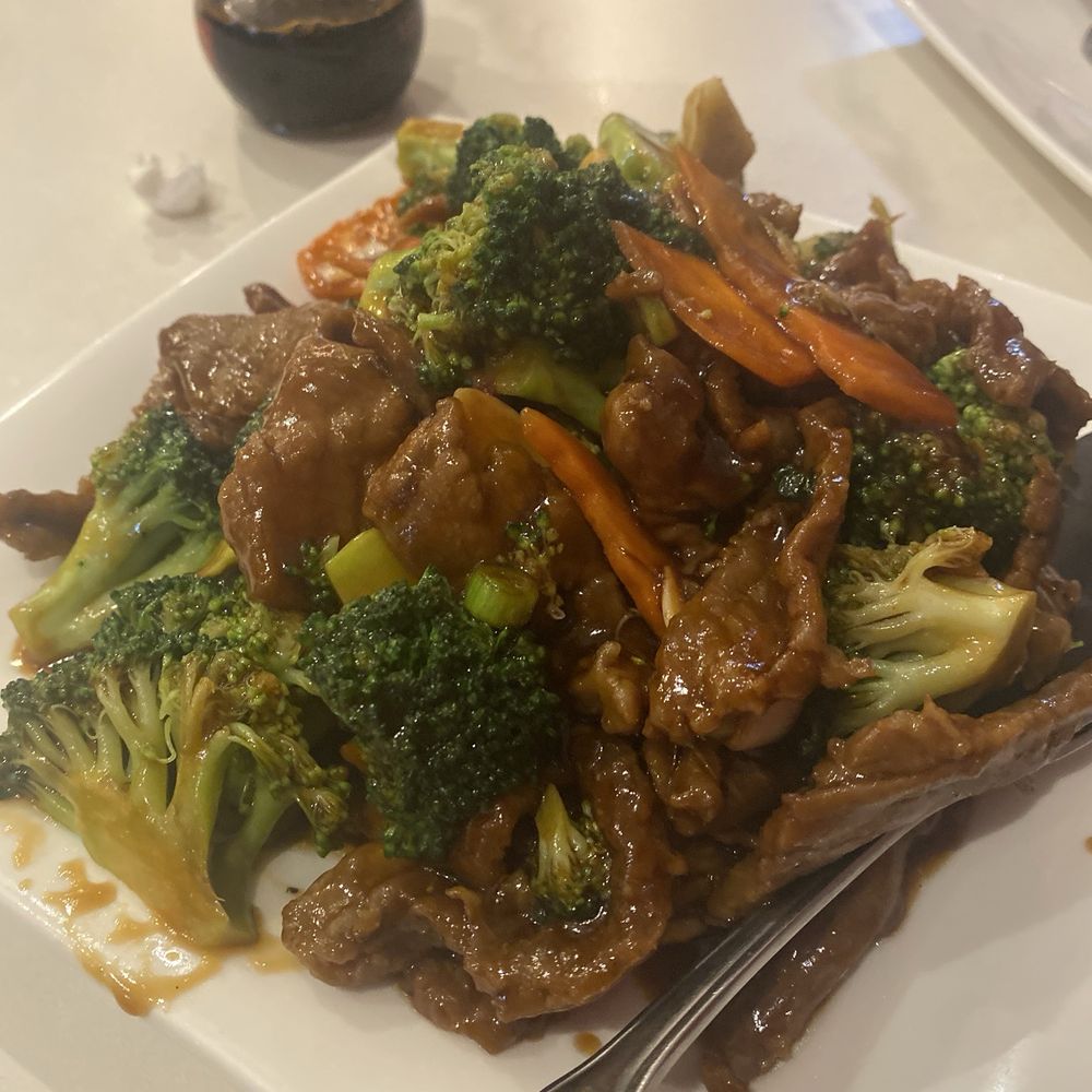Bamboo House - Beef and broccoli - Noodles Near Me - Humble, Texas