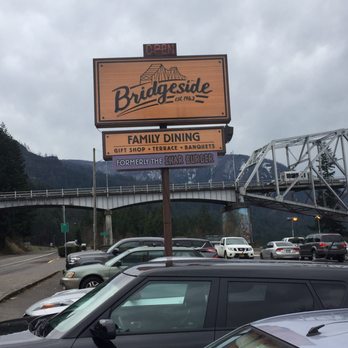 Bridgeside - Easy to spot, right off the 84! - American Near Me - Cascade Locks, Oregon