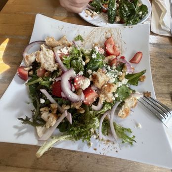 Olive Cafe - Strawberry salad with chicken - Breakfast & Brunch Near Me - San Diego, California