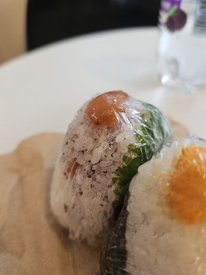 Onigiri Tanakaya by null