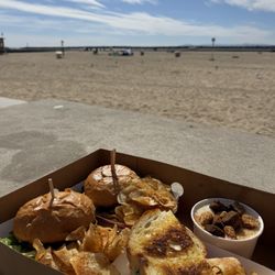 Burgers, tuna melt and clam chowder!
