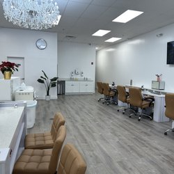 T & T Nails & Spa - Inside - so clean!