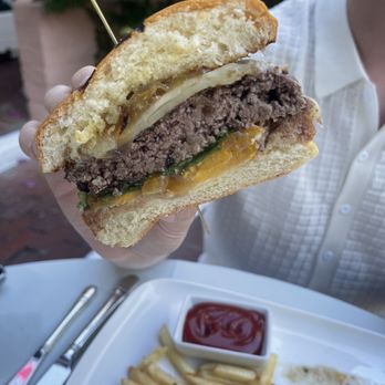 Polo Lounge - Burger - New American Near Me - Beverly Hills, California Polo Lounge - Burger - New American Near Me - Beverly Hills, California