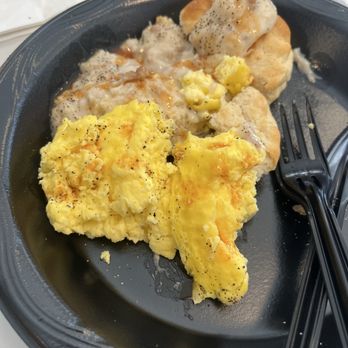 Winds Hotel - Continental breakfast. It's hot! Yum - Hotels Near Me - Park City, Kansas Winds Hotel - Continental breakfast. It's hot! Yum - Hotels Near Me - Park City, Kansas