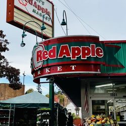Bert's Red Apple Market - Exterior