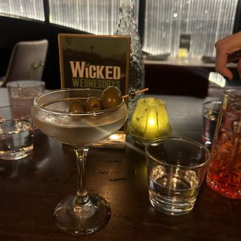 Dolly's - Cocktail Bars Near Me - New York, New York