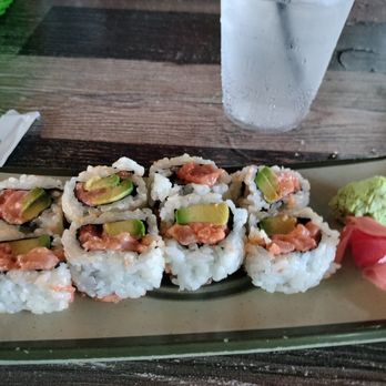 Lookout Tavern - Spicy Salmon with Avacado Roll - Seafood Near Me - Oak Bluffs, Massachusetts Lookout Tavern - Spicy Salmon with Avacado Roll - Seafood Near Me - Oak Bluffs, Massachusetts