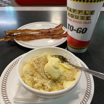 Waffle House - Cheese grits and bacon - Diners Near Me - Rockmart, Georgia