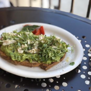 Urth Caffé-Pasadena - Avocado toast - Cafes Near Me - Pasadena, California