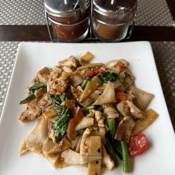 Ponsawan Thai Cuisine - Pad kee mao pork - Thai Near Me - Thornton, Colorado