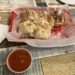 Bellissimo Italian Pizzaria - Garlic knots