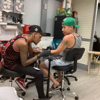 Tattoo Hawaii - Sitting while Nick is doing his thang - Tattoo Near Me - Honolulu, Hawaii Tattoo Hawaii - Sitting while Nick is doing his thang - Tattoo Near Me - Honolulu, Hawaii