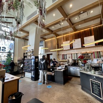 Commonwealth Joe - Inside - Cafes Near Me - Arlington, Virginia
