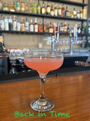 Tee Off Bar & Grill by null