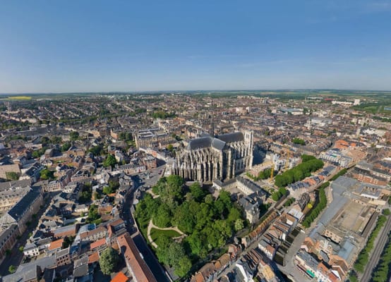 Cathédrale Notre-Dame d'Amiens by null