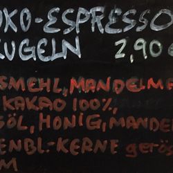 Piqnik - ... eine Schoko-Espresso Kugel, aber lesen Sie selbst!