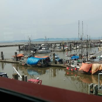 Catch Kitchen + Bar - The view! - Sports Bars Near Me - Richmond, British Columbia